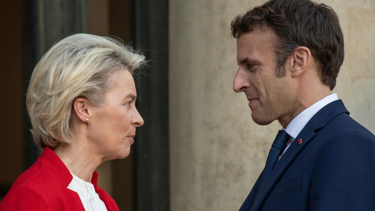 Macron drží v šachu šéfku Evropské komise
